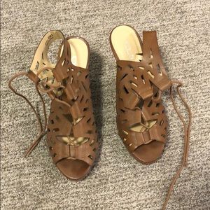 Open toe tie up heels